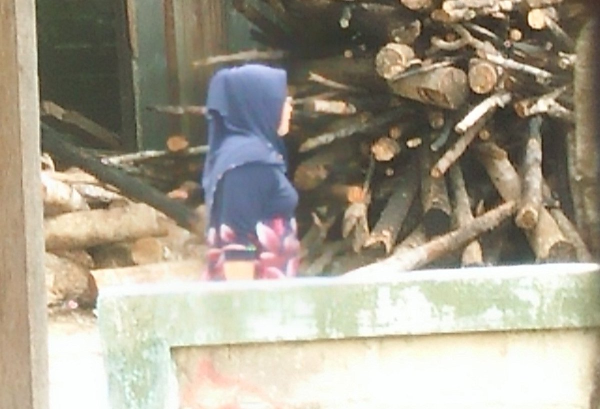 SCholiah's tweet photo. Ini istri tetangga ku yg suka gajak puasin napsu nya.udh Lama  ngak pernah hubungan dgn suami nya https://t.co/lormr8Ei61