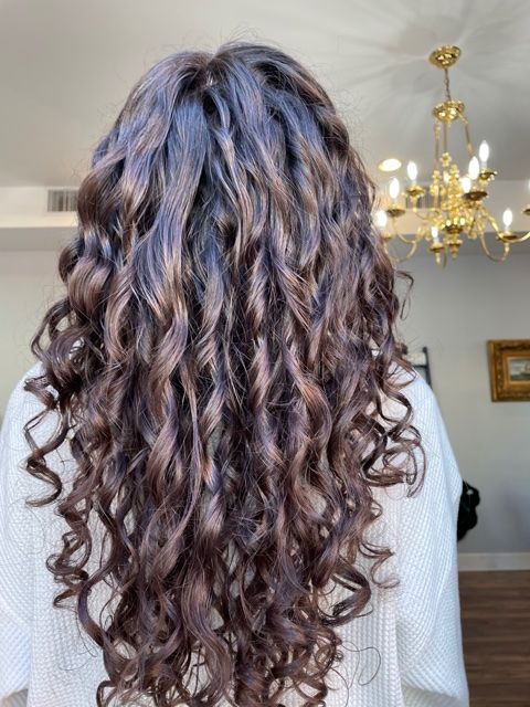 DryLandSalon's tweet photo. We never get enough of #curly! 

#baltimorehair #baltimorestyle #curlyhair #baltimoresmallbiz https://t.co/UVWH5r3Zjd
