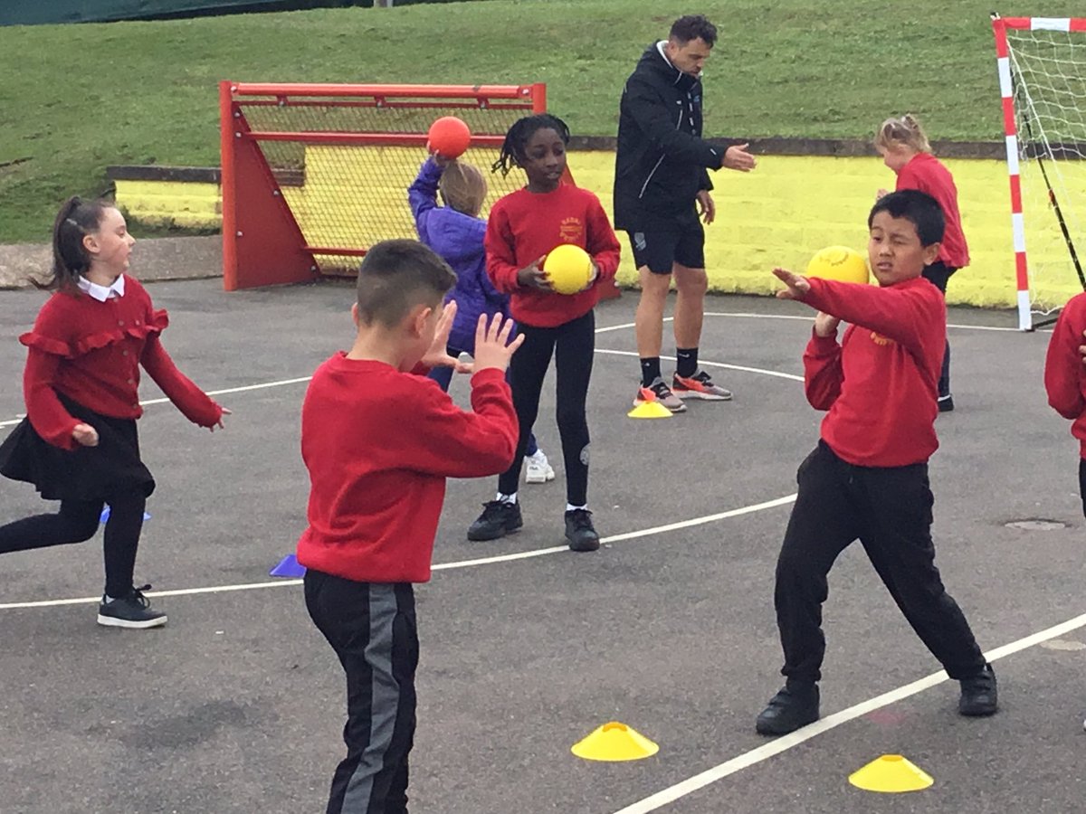 HenryWhipple1's tweet photo. Year 3 really participated well in the Handball taster day today!
@NextLevelSportX @NST_forschools
#PEenrichment #PEexperience https://t.co/SZVQN5hWhv