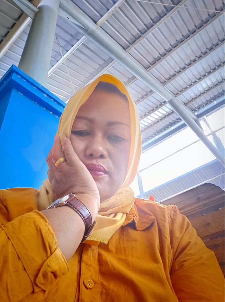 SCholiah's tweet photo. Bunda Sarilah.pernak ku ajak 2x  hubungan https://t.co/RlN9j9dNUI malah ketagihan . https://t.co/w4Sp32UIgj