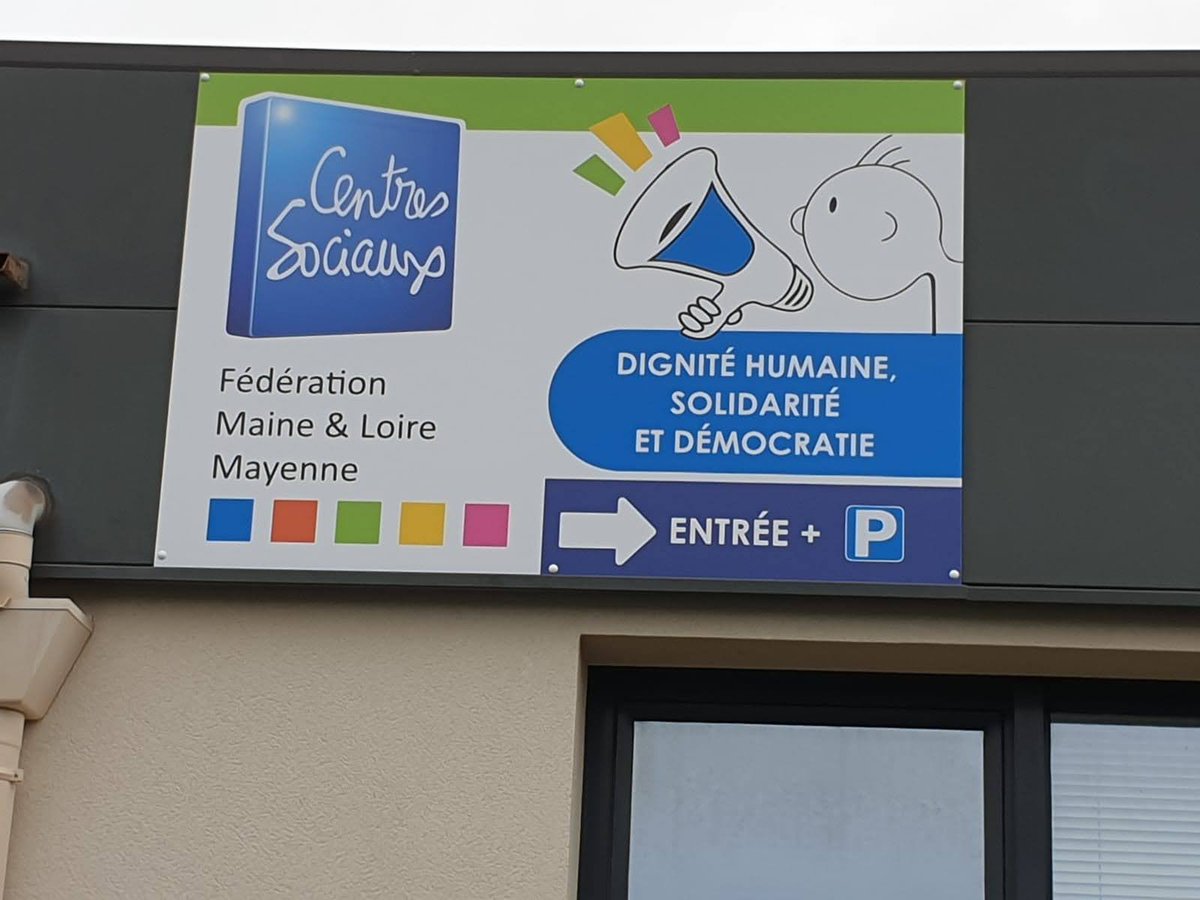 Ce matin, rencontre de l'équipe @EcologieEnsembl avec la @fdcsociaux4953 à Avrillé. L'occasion de parler de numérique inclusif, d'accompagnement des jeunes, de lutte contre les discriminations, de vacances pour tous... Autant de sujets essentiels pour notre Région !