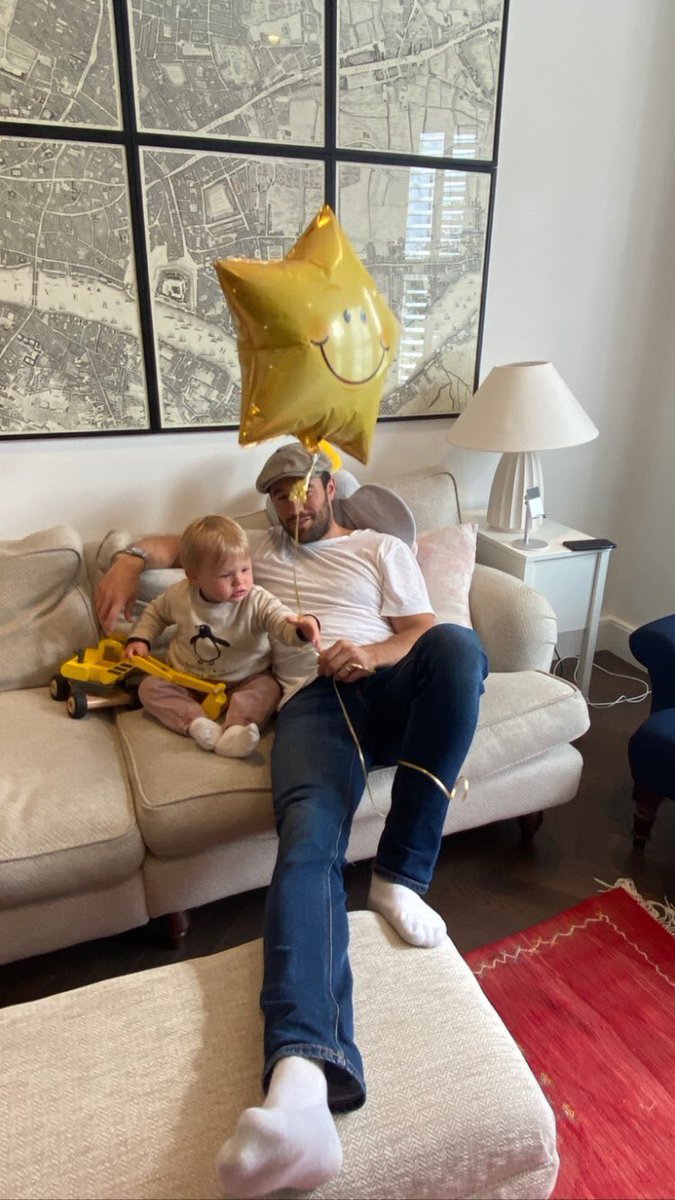 centraljbowman's tweet photo. Novas fotos do Josh Bowman com seu sobrinho Rafael Bowman em Londres, Inglaterra.

📲 ma_bow1 • Instagram Stories. https://t.co/fPbKyKAJNx