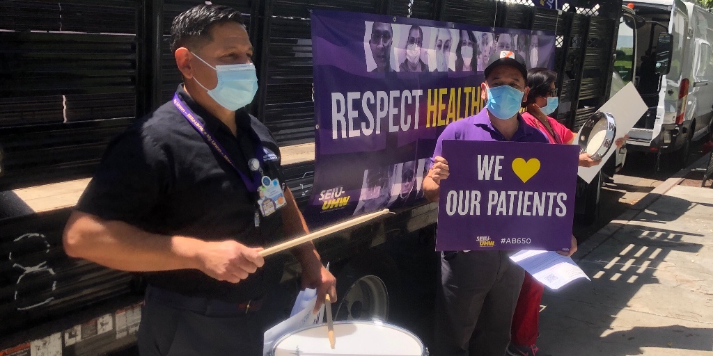 seiu_uhw's tweet photo. Healthcare workers from Kaiser-Baldwin Park have had enough of the empty words from their employers. We need #AB650 to make sure frontline caregivers are supported.

#SupportAB650 #CALeg @AsmBlancaRubio https://t.co/2dBnSb4lZg