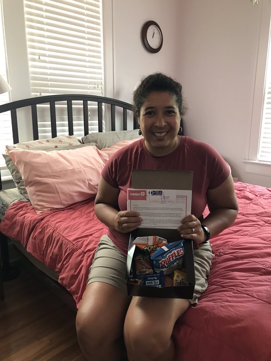 Djtj81TARA's tweet photo. Thanks @MNEA_ for snacks.👏🏽❤️It is important to stay hydrated & satiated to do education work! 💪🏽
#WeIsGreaterThanMe #MNEAstrong #TeacherUnion #Red4Ed #WearRedOnTuesday #MNPSteacher #MNPSparent #MNPSgraduate #FullyFundMNPS #FundItCitySchools #VirtualSchool #Pandemic2020 https://t.co/URGBnpFb58