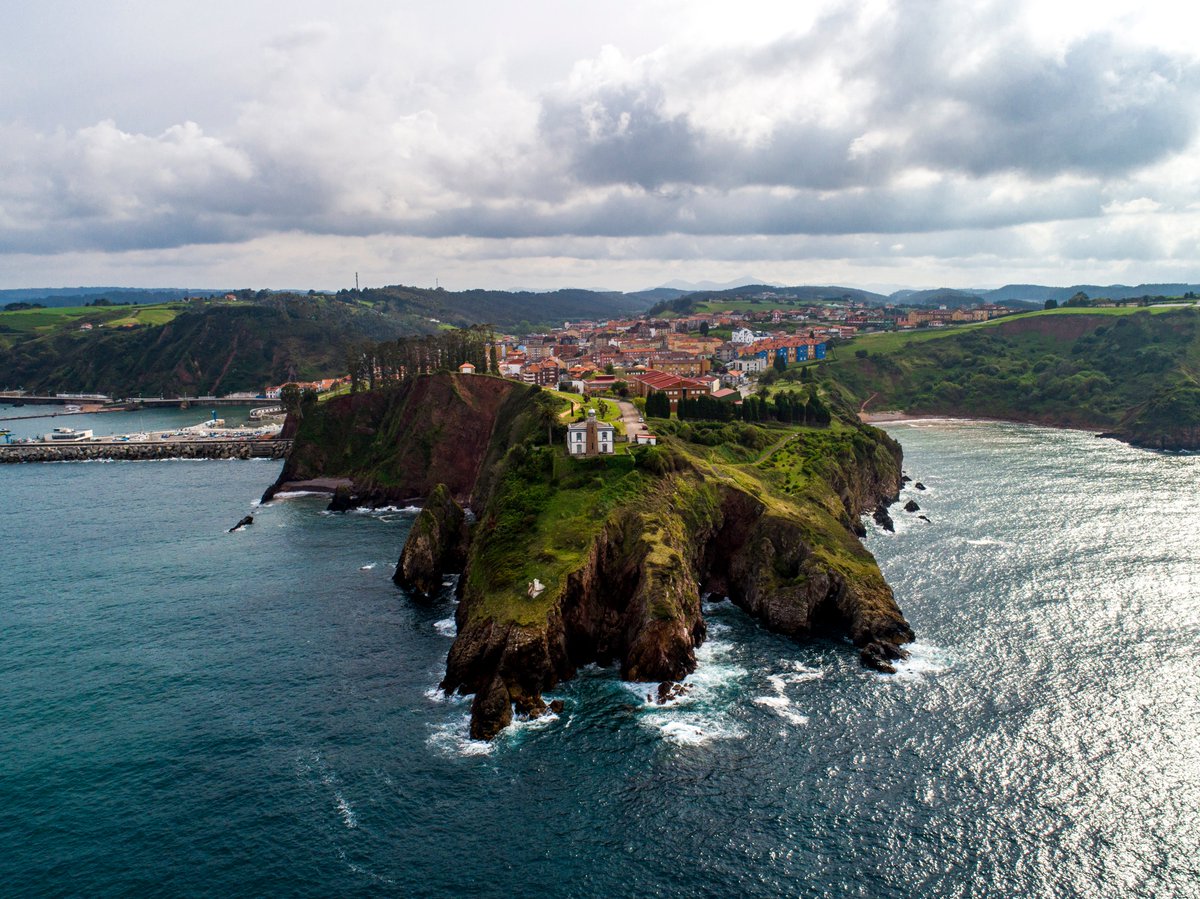 alpha_drones's tweet photo. Feliz Martes de Campo a todxs los ovetenses, aunque nosotros no lo pudimos disfrutar, os enseñamos unas bonitas fotos ahora que ya casi acaba el día! https://t.co/IuF1ObQA7l #turismoasturias @TurismoAsturias #candas #asturias #alphadrones #drones #drone #dron #dji https://t.co/yvtjIFCgYm