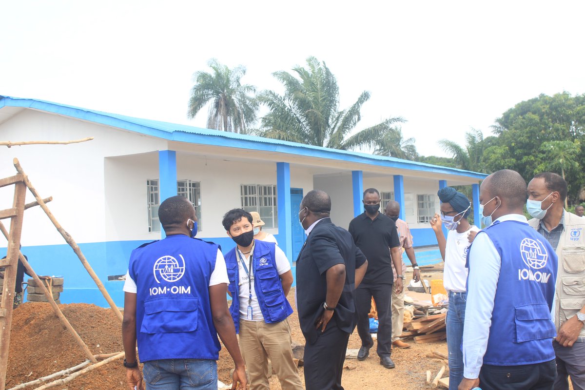 IOMSierraLeone's tweet image. Today,  @UNSierraLeone  Resident Coordinator,  Dr Babatunde Ahonsi visited our TVET Project site  in Sumbuya,Bo District.

Dr Ahonsi acknowledged the importance of the  initiative &amp;amp; assured community stakeholders of UN's support to address youth unemployment challenges in 🇸🇱