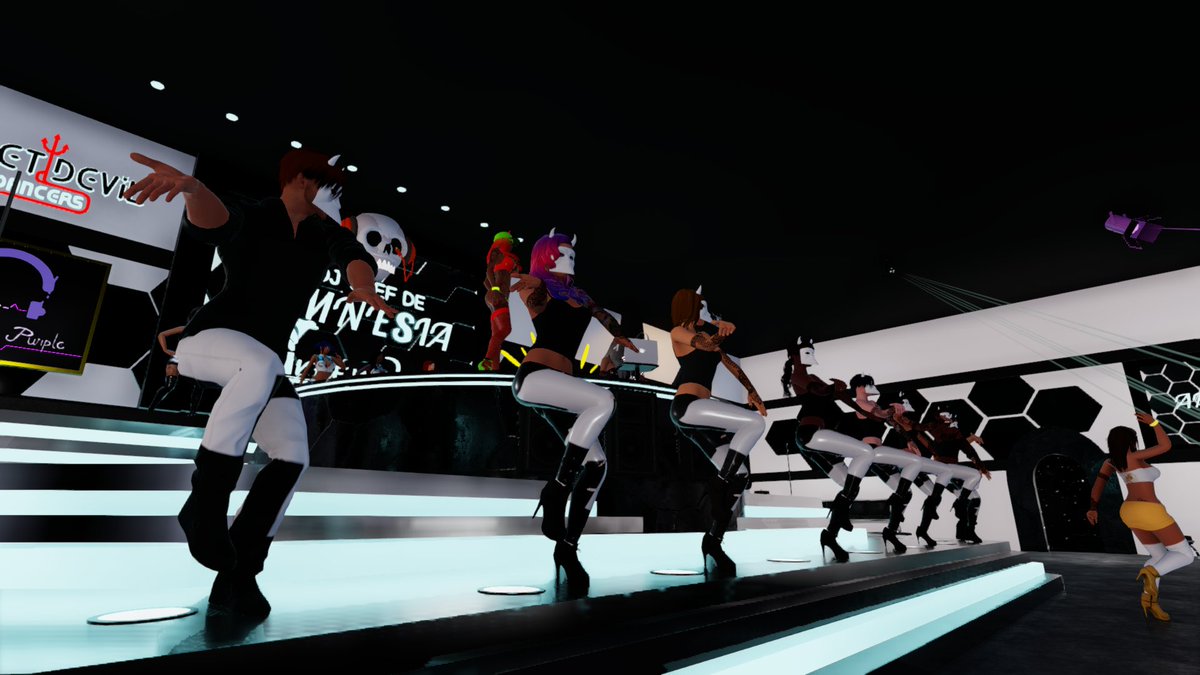 EmmaF_3dxchat's tweet photo. Heute wieder am Tanzen mit den @DevilDancers3DX im #AMNESIACLUB https://t.co/UHPb55vKTd