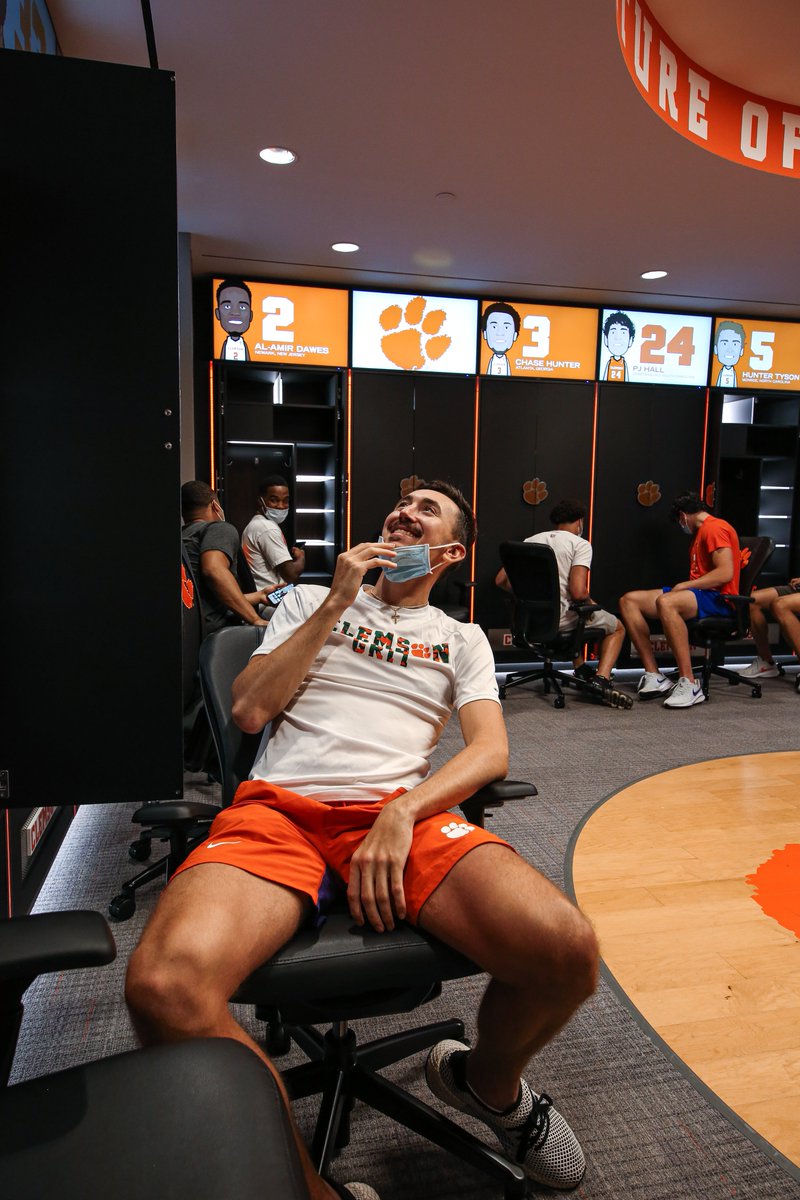 𝙀𝙣𝙟𝙤𝙮𝙞𝙣𝙜 𝙤𝙪𝙧 𝙣𝙚𝙬 𝙙𝙞𝙜𝙨 👀🔥