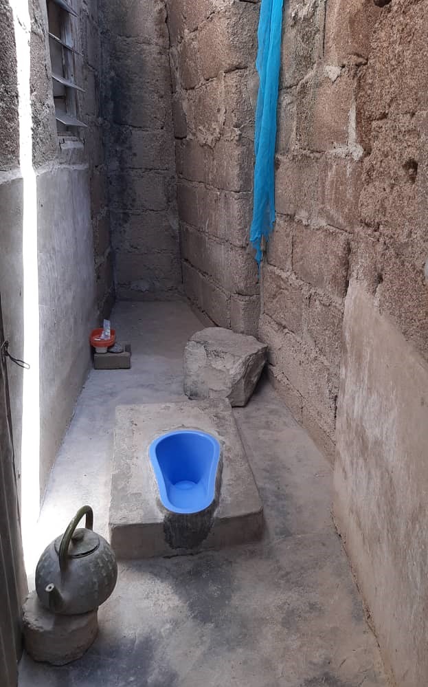 UNICEF_Nigeria's tweet photo. In Biu, #Borno state, we are supporting families with free #SatoPan toilets!

From house to house, the odourless and fly-preventing #SatoPan will end open defecation and childhood stunting.

Thanks to @FCDOGovUK for funding! https://t.co/vEolZJZlwr