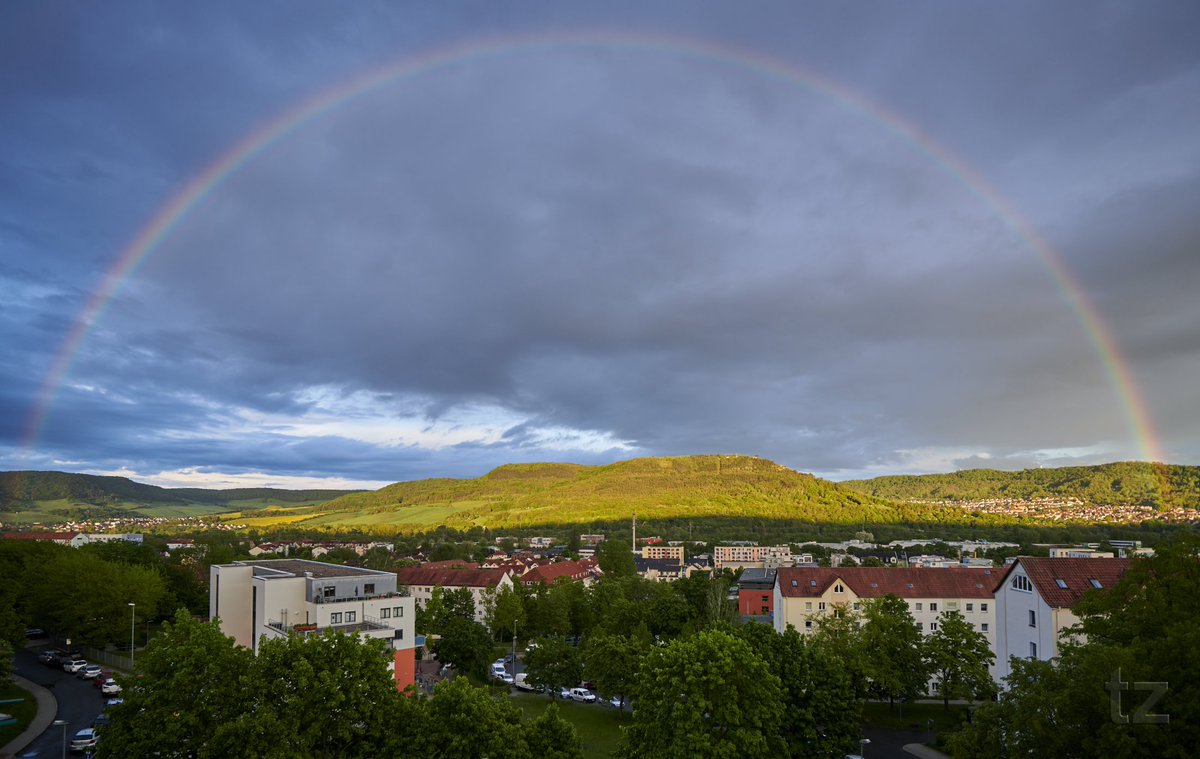 Der #April-Tag im #Mai bringt am späten Abend noch einen fantastischen #Regenbogen, der den #Jenzig in #Jena überspannt. #HeimatErleben #NaturePhotography  #landscapephotography  <a href="/JenaerTweets/">Jenaer Tweets</a> <a href="/OTZonline/">OTZ Online</a> <a href="/ZEISSLenses/">ZEISS Camera Lenses</a> <a href="/jenalichtstadt/">jenalichtstadt</a>