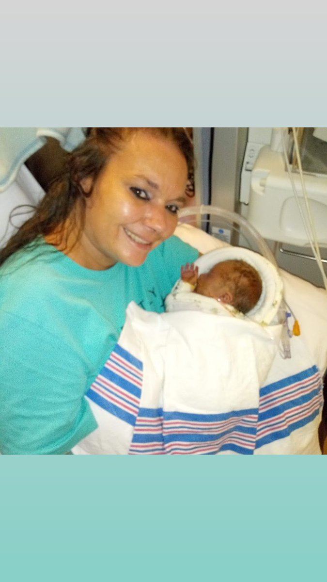 Minshall24's tweet image. #RashKickersContest 👶 #BBPMax #ButtPaste #RashKickers 💕 My baby girl and myself in the 🏥 The ONLY PRODUCT I USE 🥰 EVERYONE NEEDS TO USE THIS!!