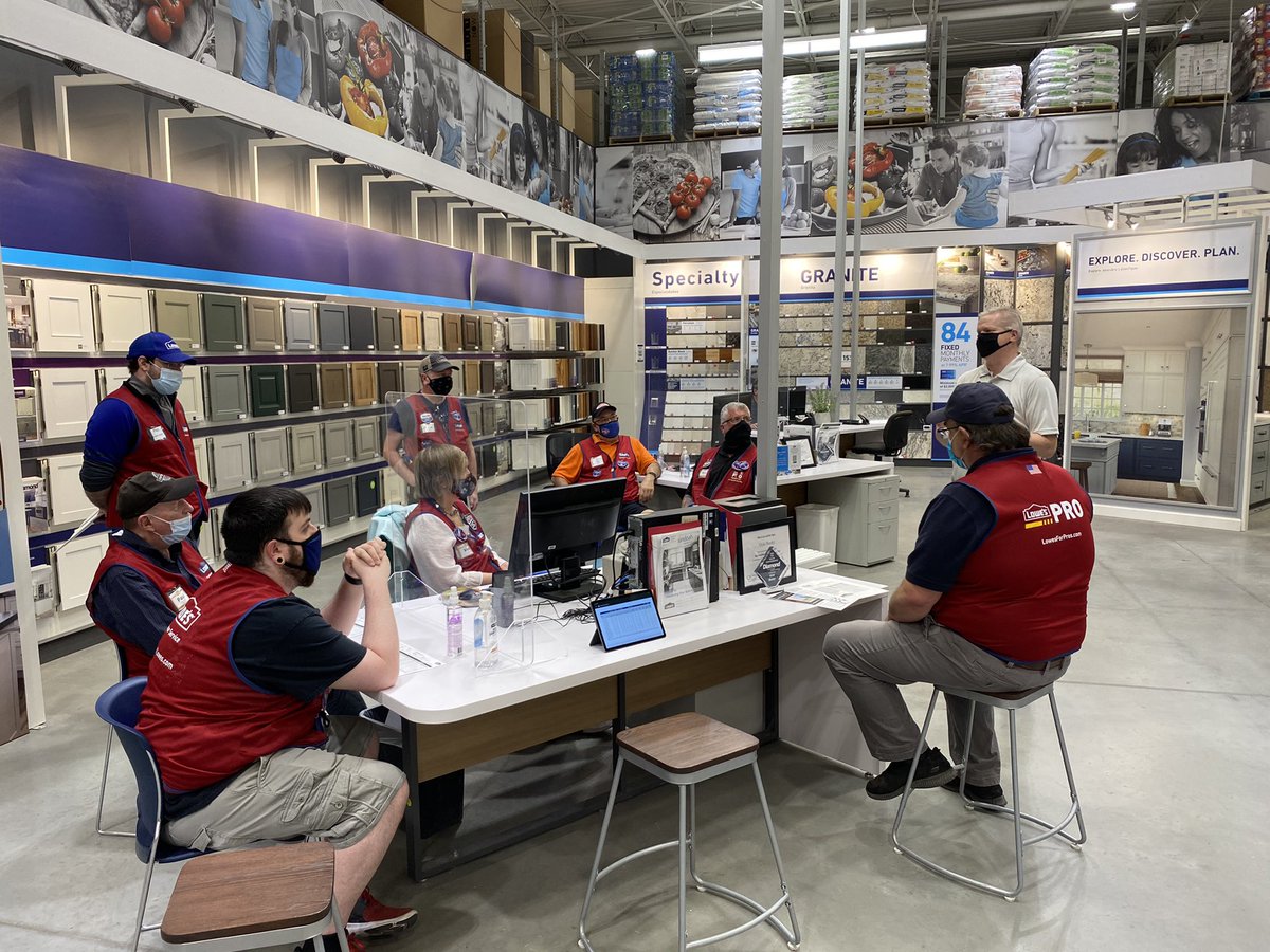 jeffratliff77's tweet photo. Thanks Steve for coordinating and Mark from United Windows for educating us on new products and features @specialtyspotlight in #2375 https://t.co/FPM8s74mui
