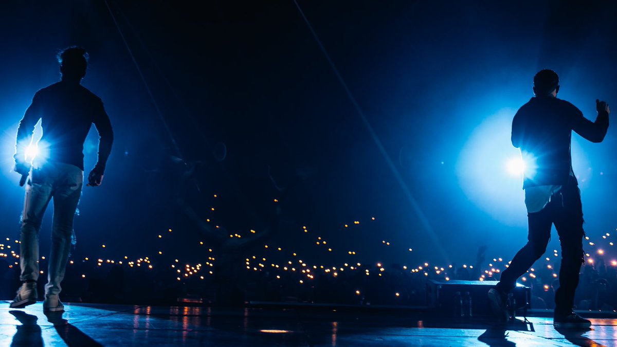 RedjQLF's tweet image. Quelques magnifiques photos de la tournée de PNL en 2017 🌍🔥

Plus que 99 jours d’attente ⏳