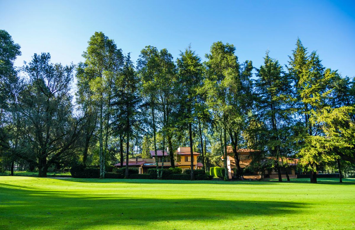 Imagina pasar tus próximas vacaciones en este paraíso lleno de actividades ☀️

Adquiere un lote en Rancho Avándaro Country Club: bit.ly/3fmrfmt

Llámanos, estaremos felices de atenderte:
☎️ (722)2386823 / (722)9156688 📲 Cel. 729 135 7777
#Inmobiliaria #ColdwellBanker