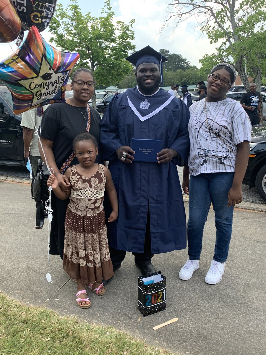 dj50_playmaker's tweet photo. Yessir. Beyond blessed 💯
#Classof2021 https://t.co/UAJjpAr3SO