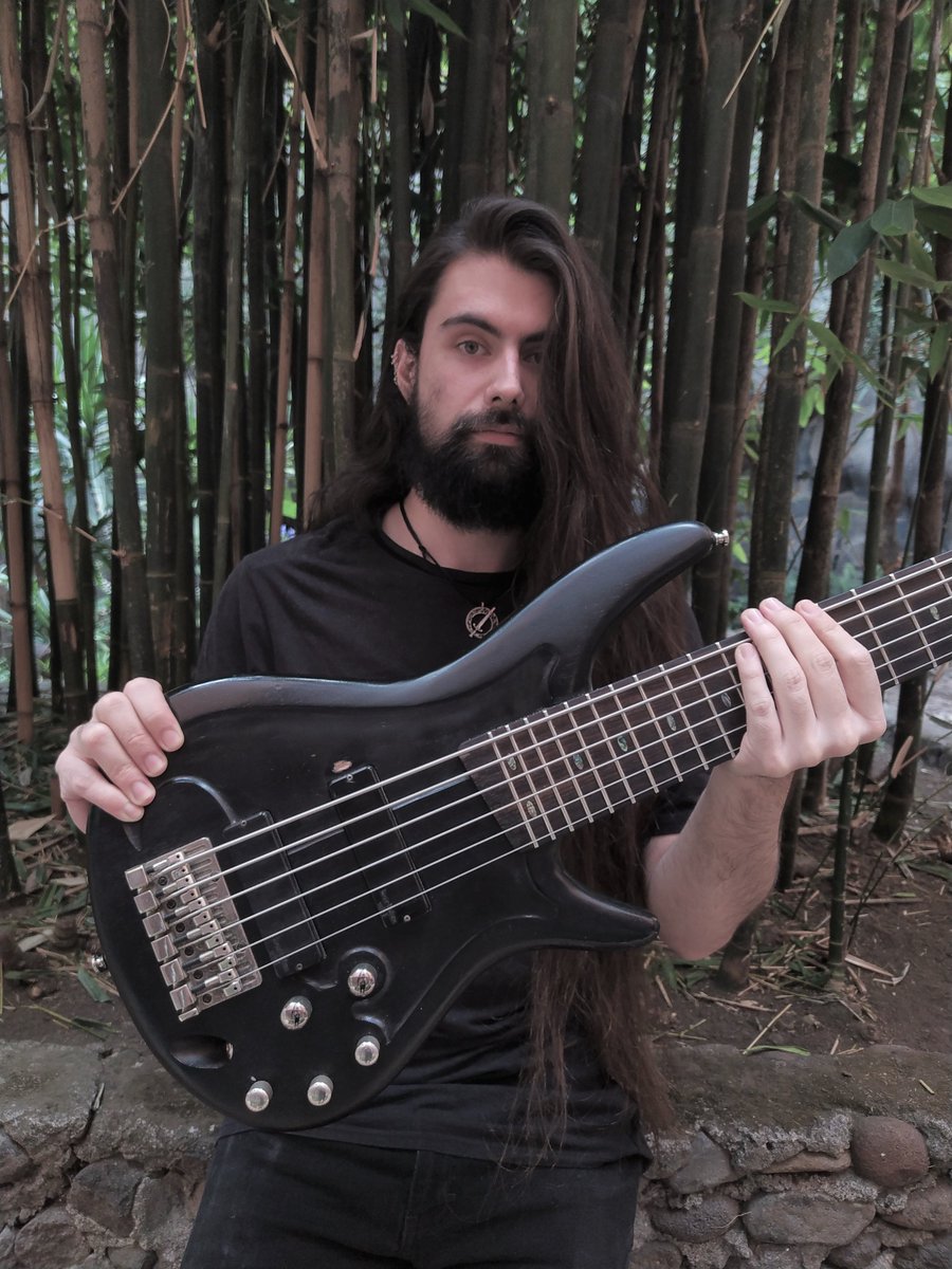 Please re-welcome Rodrigo Acuña González as a Bartolini Emerging Artist!  Unfortunately Rodrigo was inadvertently removed from the website but he said something and he is a valued member in good standing!  We took advantage of this time to load up some new pics and a new bio etc!