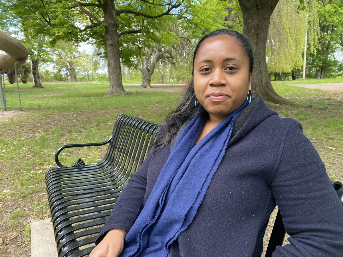 51PercentRadio's tweet photo. In tonight’s fresh new episode @_JackieOrchard takes a closer look at community gardens, food deserts,  and the architects who are designing a more eco-friendly future. Tune in on https://t.co/3gn4kfseDd at 8:00! @mLokko @rpi @RPInews https://t.co/iRb4Q2ftEo
