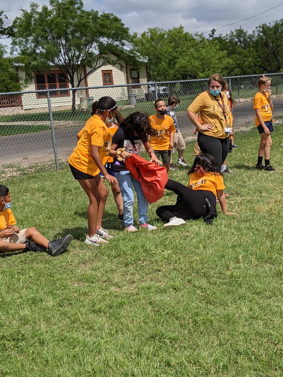 Goliad Field Day with Mrs. Maskill's class ♥️ <a href="/1GoliadSAISD/">Goliad Elementary </a> <a href="/KlepacShannon/">Shannon Klepac</a> <a href="/ABishop_21/">Ashley Bishop</a>