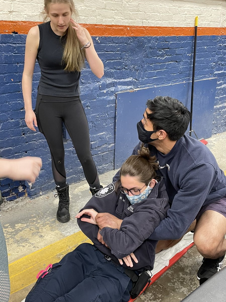 Hoboken_EMS's tweet photo. #TrainingInAction🚑🚨
No matter the tenure/level of #experience; it’s priority to ensure we remain consistent with our #training.
Become a #volunteer member today, learn more at https://t.co/nfVwy9COkd https://t.co/Jnz5hLt6hU