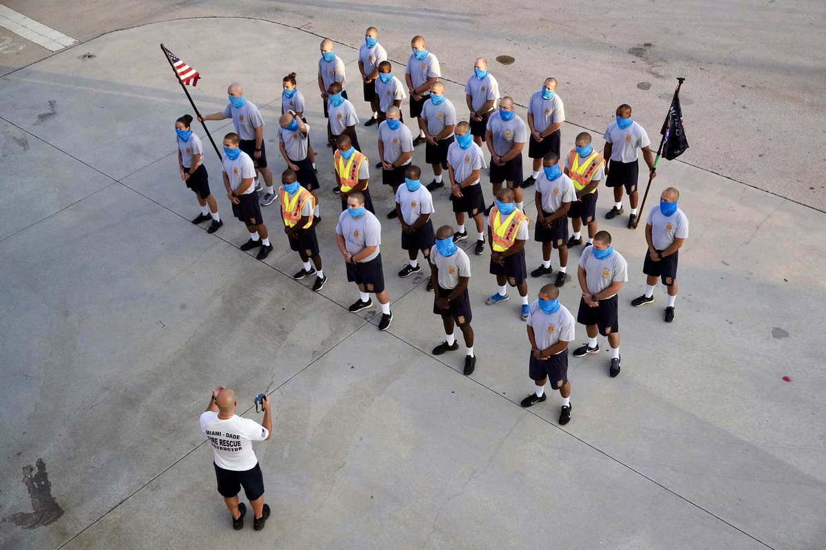 MiamiDadeFire's tweet photo. This morning, #MDFRClass146 completed the Traditions Run, their final rite of passage before graduating from the Fire Academy this Friday. The recruits set out on a 3-mile trek through the streets of Doral, ending at our Training Center.
📸: https://t.co/1yVNu7Knsm https://t.co/CEz8cWWFQL