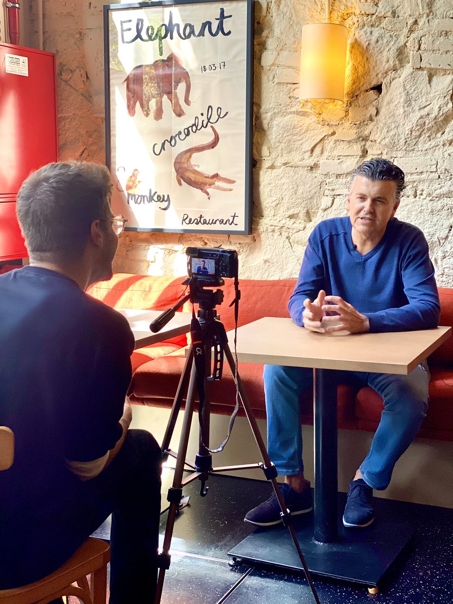 josecorbacho's tweet photo. Arrancamos con la promo de #LoveLoveLove con el gran #RamonGener hablando (que da gusto escucharlo) sobre “Amor y música”
Una producción
@PepitosBrothers
@grecfestivalbcn
Con la Sinfónica del Vallés y la Banda Love.
Entradas ya a la venta en
https://t.co/BmzZCmTfaF https://t.co/kBuAaUzxpV