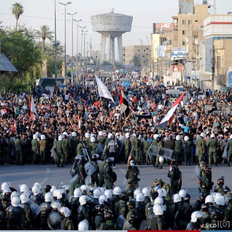 شبان احرار يقاتلون نيابه عن 40 مليون متفرج.
#مليونية_تشرينية