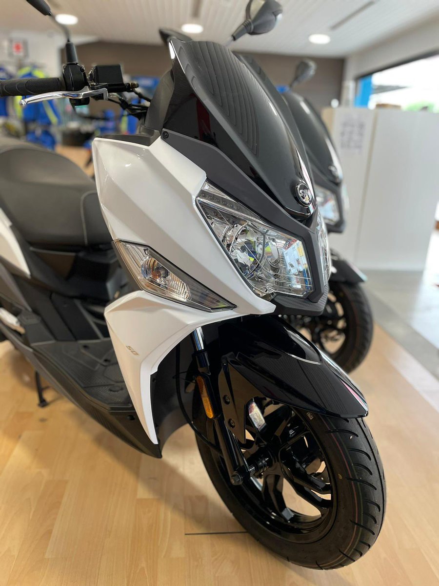 miferso's tweet photo. 🚨Disponible la Nueva SYM JET 14 50cc🚨Pásate a verla por tu concesionario Miferso sin compromiso.
.
#sym #scooter #motorbike #motorcycle #moto #bikelife #miferso #santander #symespaña #jet14 @symespana ✌🏼😍 https://t.co/YCqAl8N2Gv