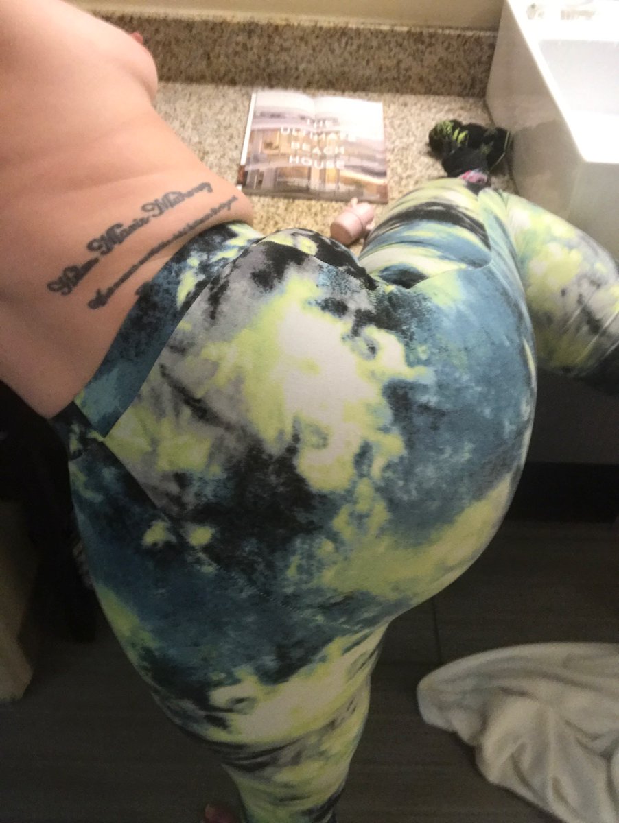 Raynebows2bad's tweet photo. #bootyliciousnation #assworshipapproved @Raynebows2bad https://t.co/zLwEj85uup #onlyfansmodel #sex #BabesNetwork #baddiesonly i need a new #paypig mine isnt worthy. i took it all haha https://t.co/TYM6Vopr5u