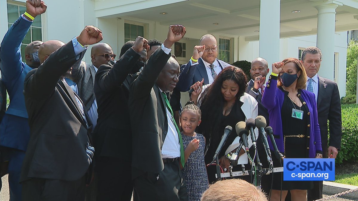 Family of George Floyd outside White House following meeting withe President Biden and VP Harris.

Full video here: c-span.org/video/?512081-…