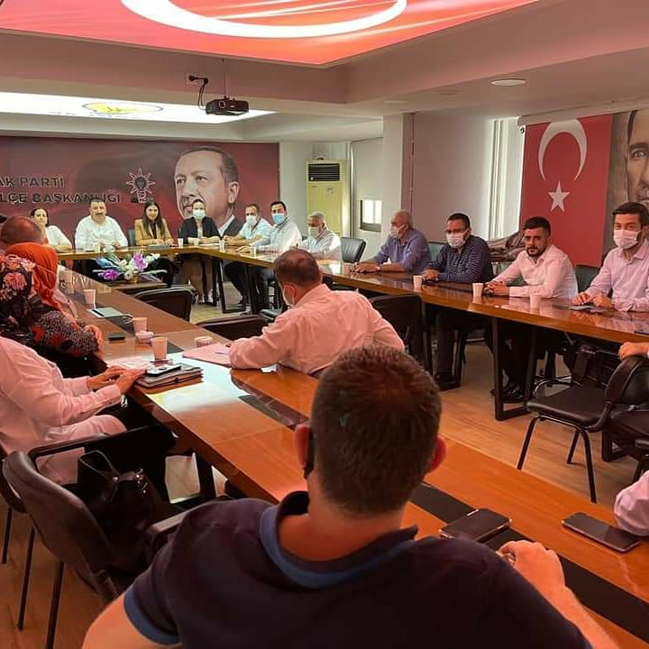 İlçe Başkanımız Sn <a href="/SAITBASDAS/">Mehmet Sait Başdaş🇹🇷</a> Başkanlığında Verimli Geçen Haftalık Olağan Yönetim
Kurulu Toplantımız Hayırlara Vesile Olsun..
#Konakiçininandığınyoldayürü

<a href="/aysekesir/">Ayşe Keşir 🇹🇷🇹🇷🇹🇷</a> <a href="/DilekBuyukdag/">Dilek YILDIZ BÜYÜKDAĞ 🇹🇷</a> 
@CeydaBC47 @mugeozturk_