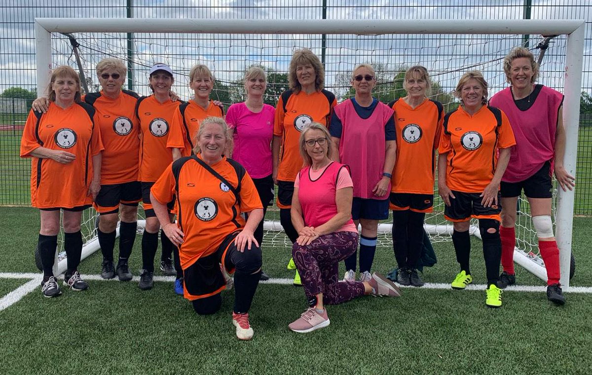 SyHeartlandsCCG's tweet photo. Our new walking football sessions for current and former cancer patients and their family with @surreyfa and @RoyalSurrey  continue this week!

Come on down this Friday at @Surreysportpark  between 11am-1pm 🙌and it's free👍

Find out more: https://t.co/e2WR3GpSN9 https://t.co/41hXsbxRIF