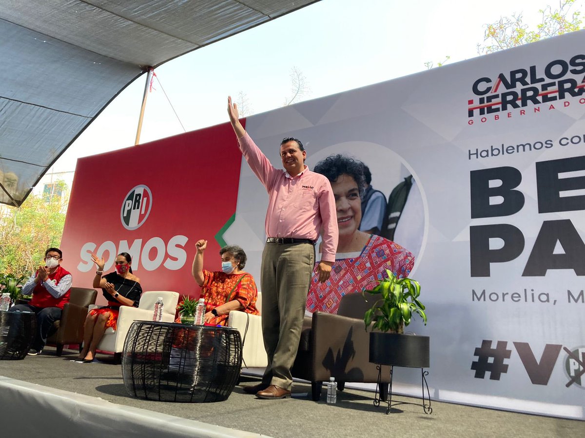 PriMoreliaCM's tweet photo. Con mucho orgullo recibimos a nuestra senadora Beatriz Paredes Rangel en compañía de nuestro candidato Memo Valencia con los cuales tuvimos una charla con la militancia y dirigencia del PRI.

#4VecesPRI
#ConMemoSí
#RevolucionarMorelia 

@FerCastroMich @MemoValenciaR https://t.co/PPx2hnWCs9