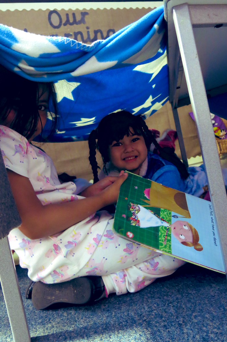 misssmythe_HT's tweet photo. Today the children wanted to make their own ‘Reading Den’. They loved getting cozy and reading their favourite stories 📚✨💜 #ReadAchieveSucceed #EYFS #EarlyYears #EY #EYReading https://t.co/C5daKNriSS