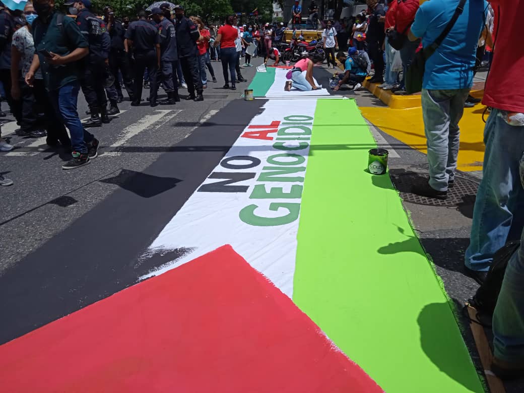 #PalestinaLibre #FreePalestine fue el grito de nuestros trabajadores y trabajadoras del @Minpescave2 y entes adscritos en demostración de la solidaridad que nos motiva nuestro ideario revolucionario. Desde #Venezuela levantamos nuestra voz en defensa de la vida #YoComoPescado