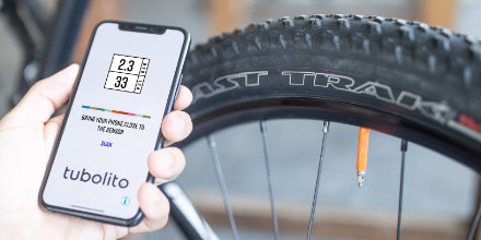 Finally the guessing game regarding tire pressure is over. With Tubo-MTB PSENS you can let your smartphone do the work and determine the tire pressure within few seconds. Available now. #tubolito tubolito.com/tech/?utm_sour…