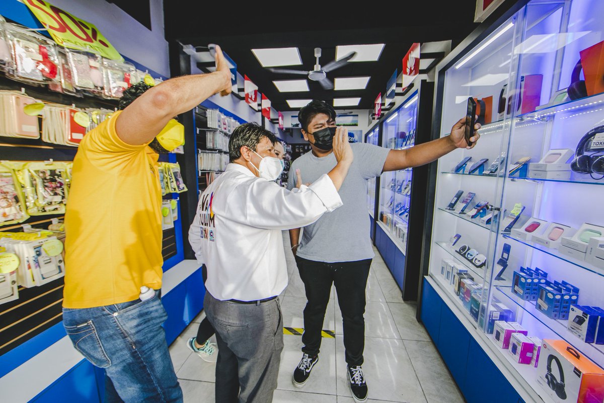 VictorMasT's tweet photo. Para ellos, tenemos estas propuestas:
✅ Crear el distintivo Calidad Tulum
✅ Programa Tú Lo Emprendes
Agradezco a @LeoRojasPRD por acompañarme en esta caminata. Con el apoyo de todos, este 6 de junio vamos a ganar. #VaPorTulum #UnidosSomosFuertes #VaPorQuintanaRoo #VaPorMéxico https://t.co/7gye3edgXg