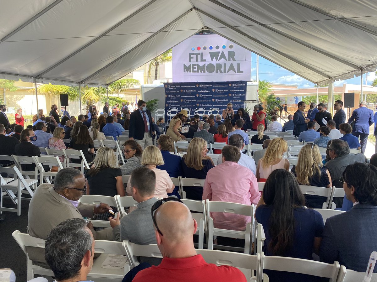 Big crowd on hand as the #floridapanthers break ground on their new facility in #FortLauderdale at #FTLWarMemorial https://t.co/GHlX0mMkwH