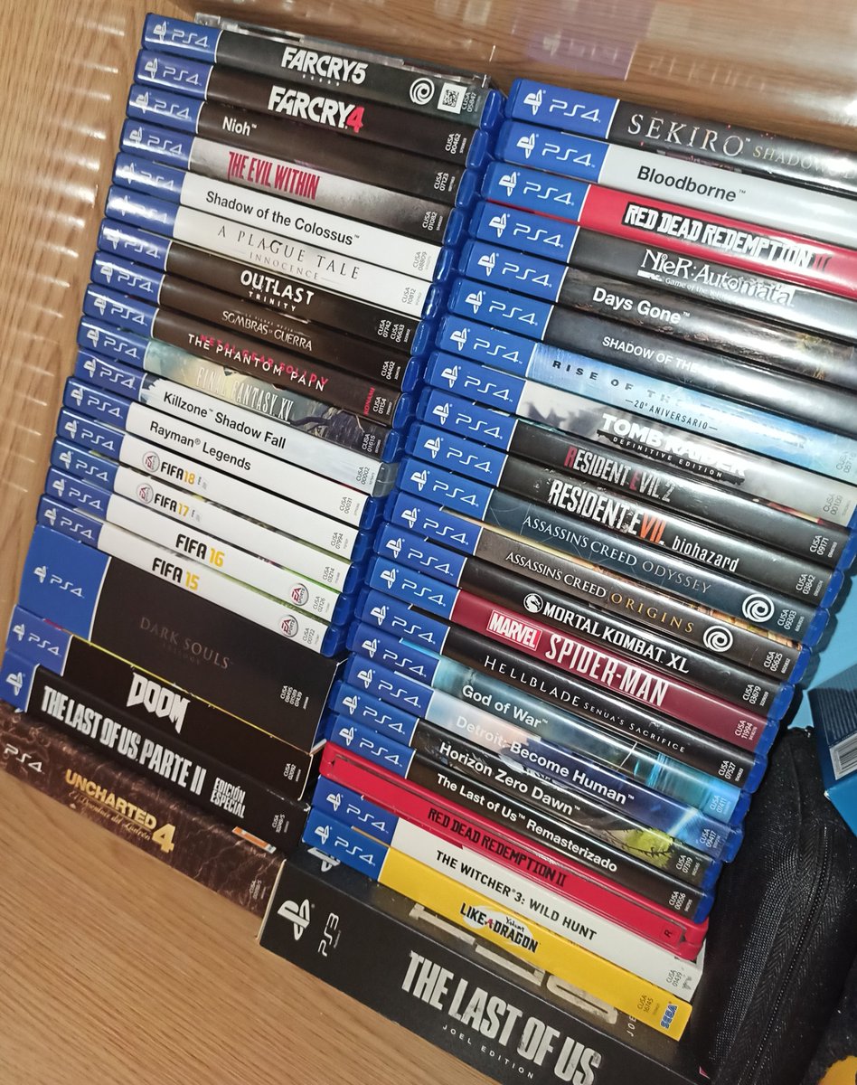 AlexOldHunter's tweet image. Aunque ya se esté acabando, #FelizDiaDelOrgulloFriki #ps4collection #PS4 @PlayStationES con suerte para el año que viene podré tener montado mi rincón friki