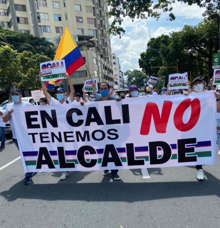 CaliesCaliCOL's tweet photo. Este es el sentir de muchos caleños/as, una ciudad invadida de vándalos y delincuentes, y la primera autoridad de la ciudad no hace nada! https://t.co/iRfNOr2yXg