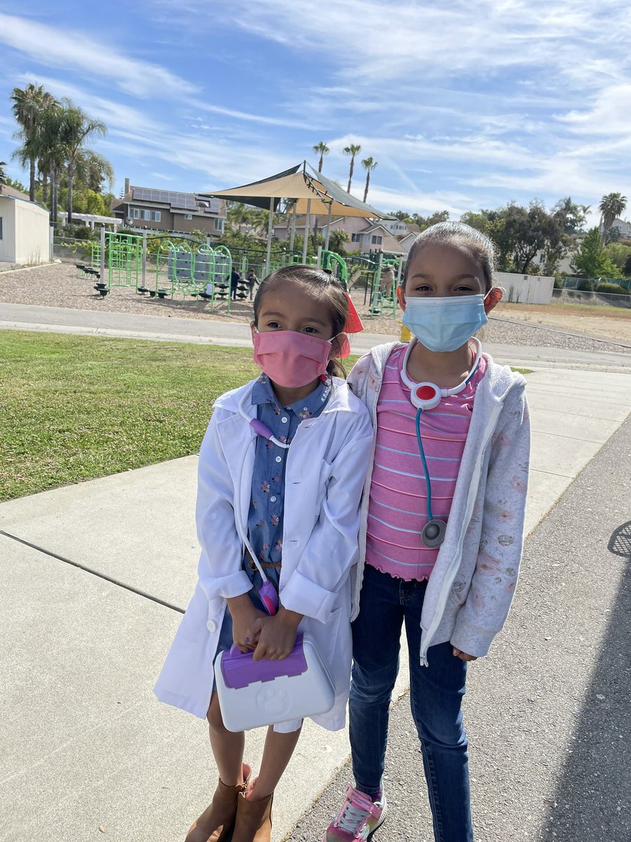 Career Day has been so much fun at Reynolds Elementary! 
<a href="/Reynolds_Oside/">Reynolds Elementary</a> @OsideUSD 

#pizzamaker #firstwomanpresident #marinebiologist #doctors #soccerplayer #builder