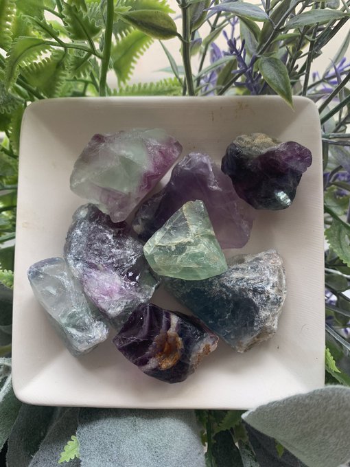 added new crystals to my shop 🤍✨ link in bio https://t.co/xwOzXWhkEs