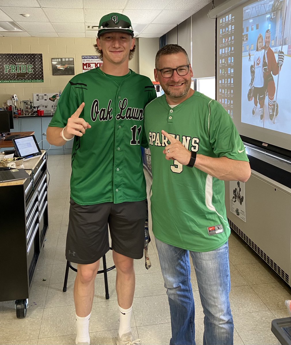 Seniors love their teachers!
Kevin Haggerty: Mrs. Cryan // Ben Cash: Mr. Kenny #olchspride