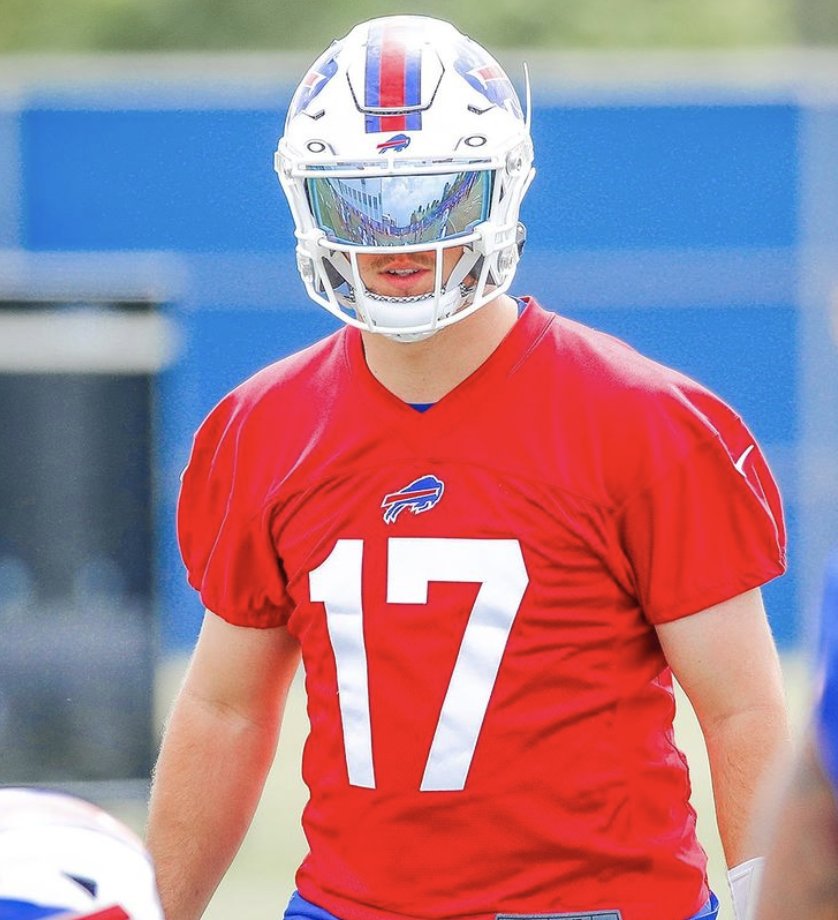 theMMQB's tweet photo. Visor Allen hits different 💯

(via @BuffaloBills) https://t.co/xU8vftimGj