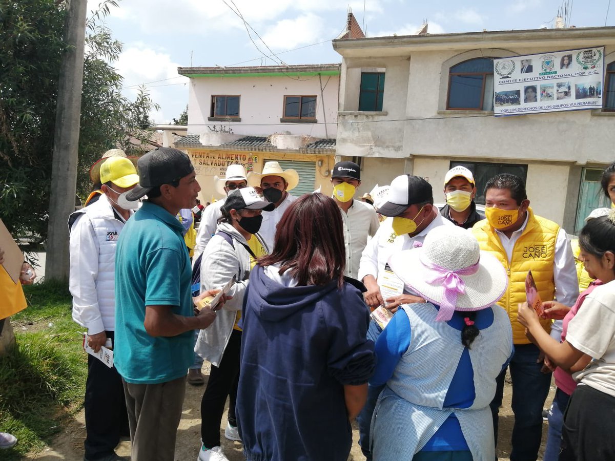Jose_Cano_4's tweet photo. 📌 Seguimos visitando casa por casa y calle por calle de los municipios que integran el distrito 08 para presentar nuestras propuestas. En esta ocasión recorrí con el candidato Gerardo Morales, en la junta auxiliar de Santa María Nepopualco en #Huejotzingo. https://t.co/VBqYWzZlfu