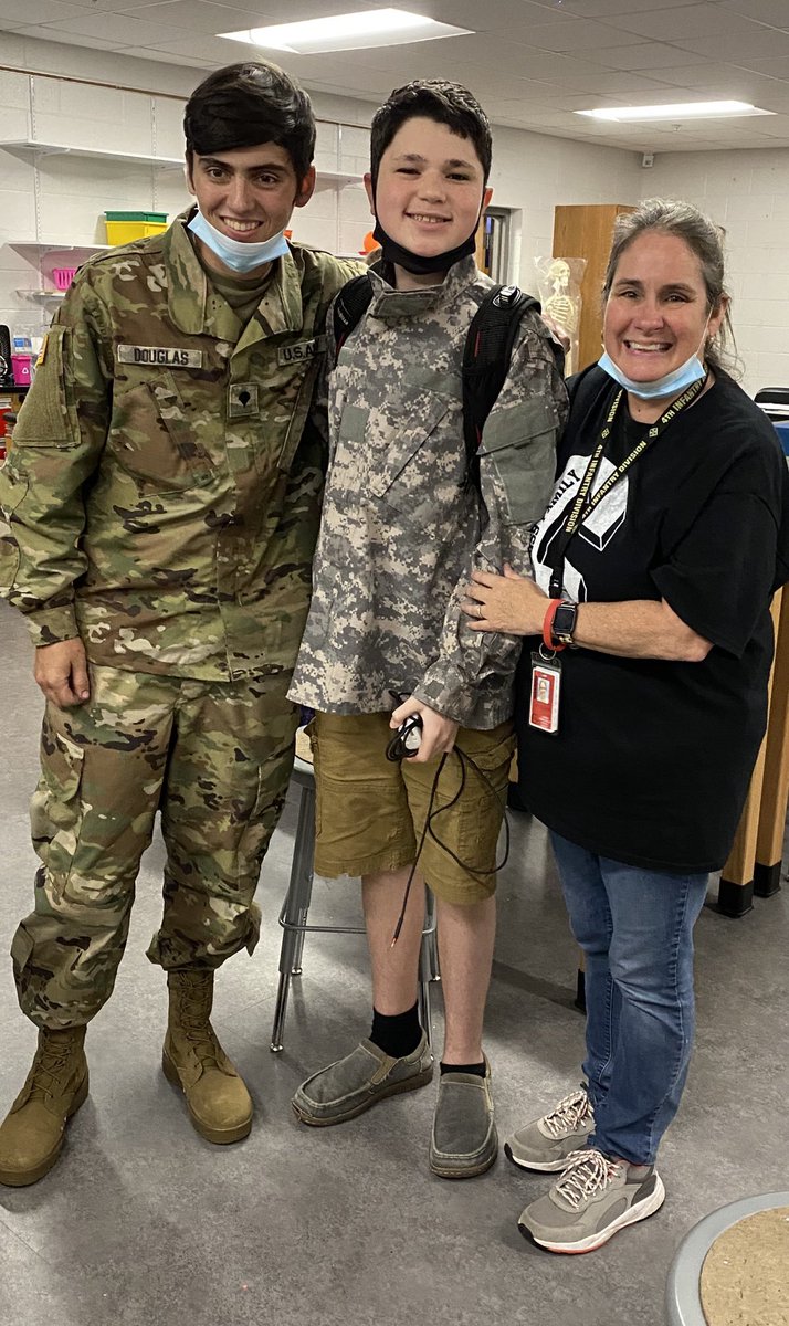 cathy_cdouglas's tweet photo. A special soldier came to see a special student today at CHS9! @CHS_9              #CHS9Family https://t.co/zI0T8GQ0rF