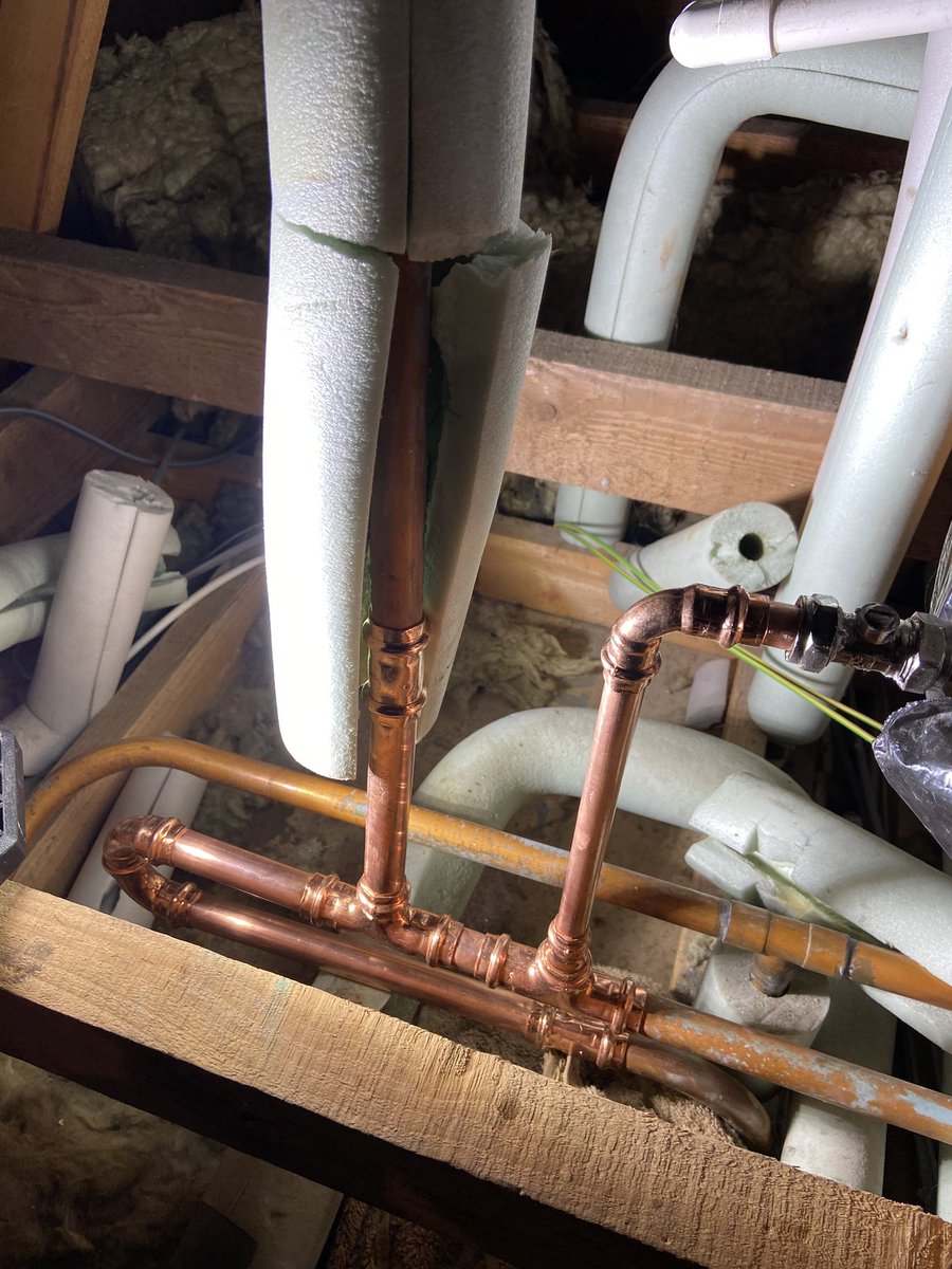 Air locked and a blocked aerjec, bit of head scratching and a fair old bit of time later and it’s cut out re piped and system all running ok again. <a href="/ConexBanninger/">Conex Bänninger</a> fittings are such a treat uses especially in awkward loft spaces