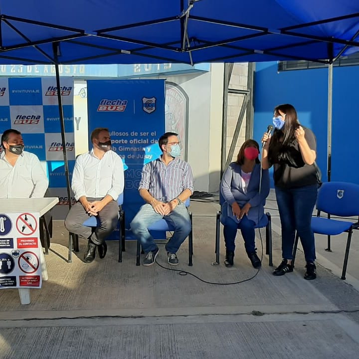 cjalpatomoya's tweet photo. En instalaciones del estadio 23 de Agosto, junto a la Concejala #MariaGalan, acompañamos al Presidente del @cdjujuy, #LisandroAguiar, en la firma de un convenio con el club #GimnasiayEsgrimadeJujuy, con el objetivo de colaborar sobre todo en las categorías formativas. https://t.co/BzzZ84ka0Y