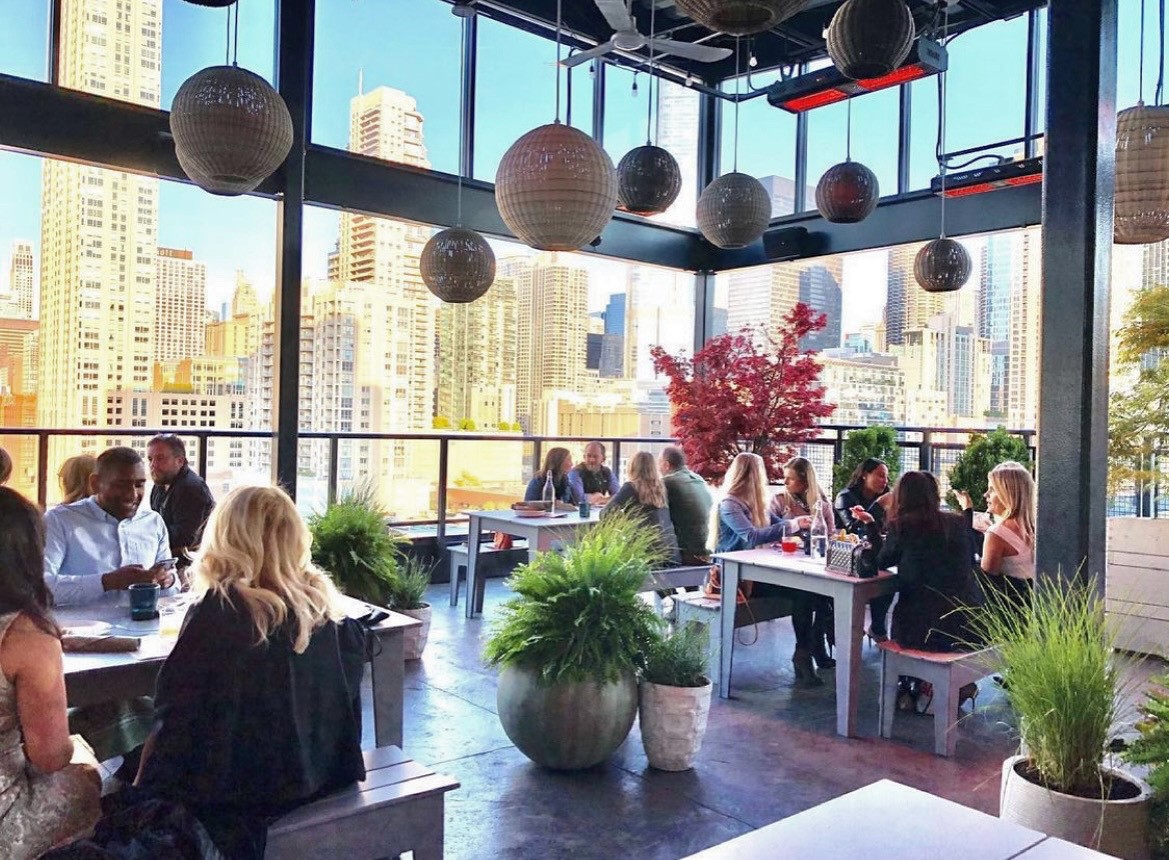legacymarketing's tweet photo. Welcome to the building Bar Avec Chicago - we truly have one of the best rooftop city views! #experiencelegacy https://t.co/qrF10PV1ZB