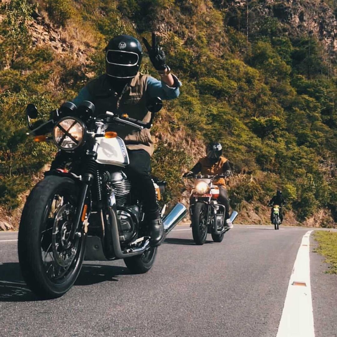 EatSleepRIDE's tweet image. Hop on your bike this Saturday to ride to be seen - ride to win! esr.cc/syncride-2021

📸 lee_bhutan

@RoyalEnfield_na @REVIT

#SyncRIDE #EatSleepRIDE #ESRapp #ATGATT #motorcyclesafetymonth #saferiding #gosafely #revitriders #royalenfield #royalenfieldnorthamerica