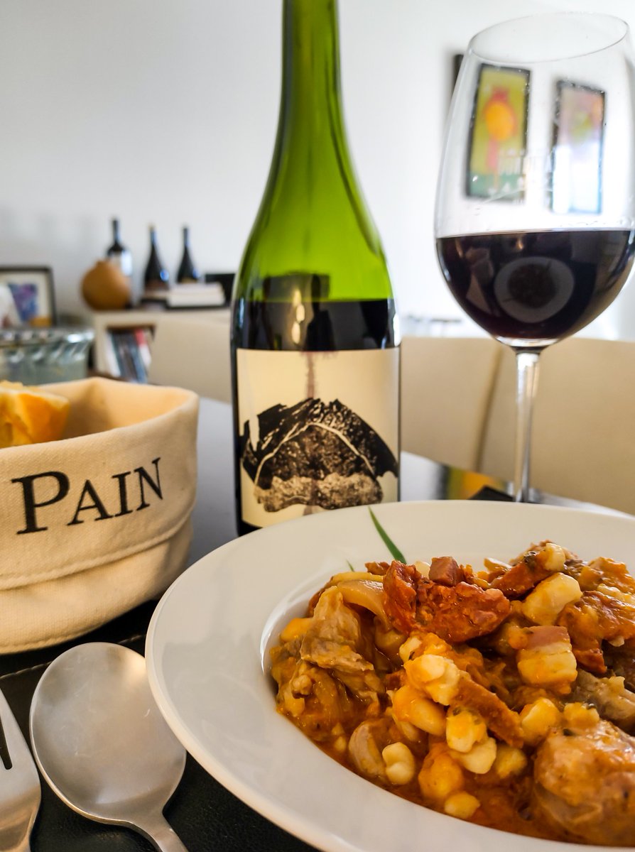 Locro y malbec...dos pasiones argentinas. ❤️🇦🇷